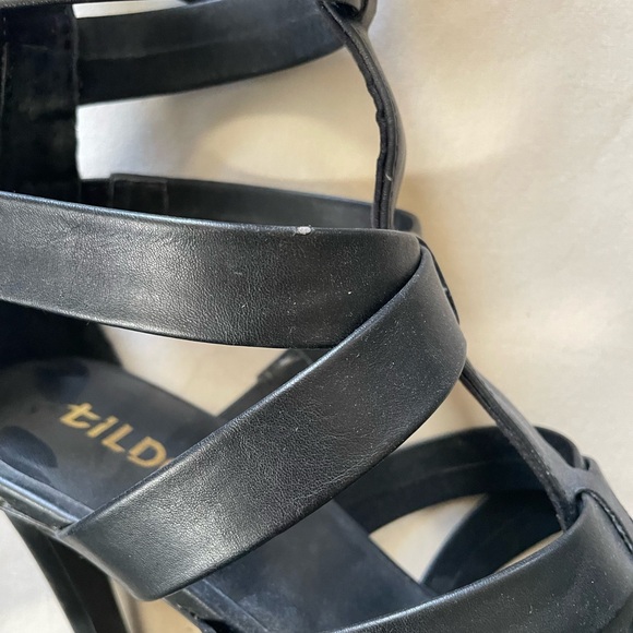 Tildon Black Knee High Gladiator Heels - Picture 6 of 9